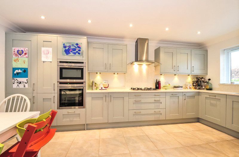 Property photo 2 of 8 Kitchen