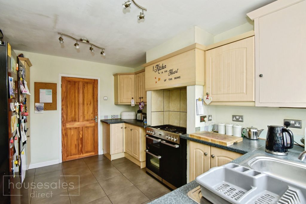 Property photo 3 of 13