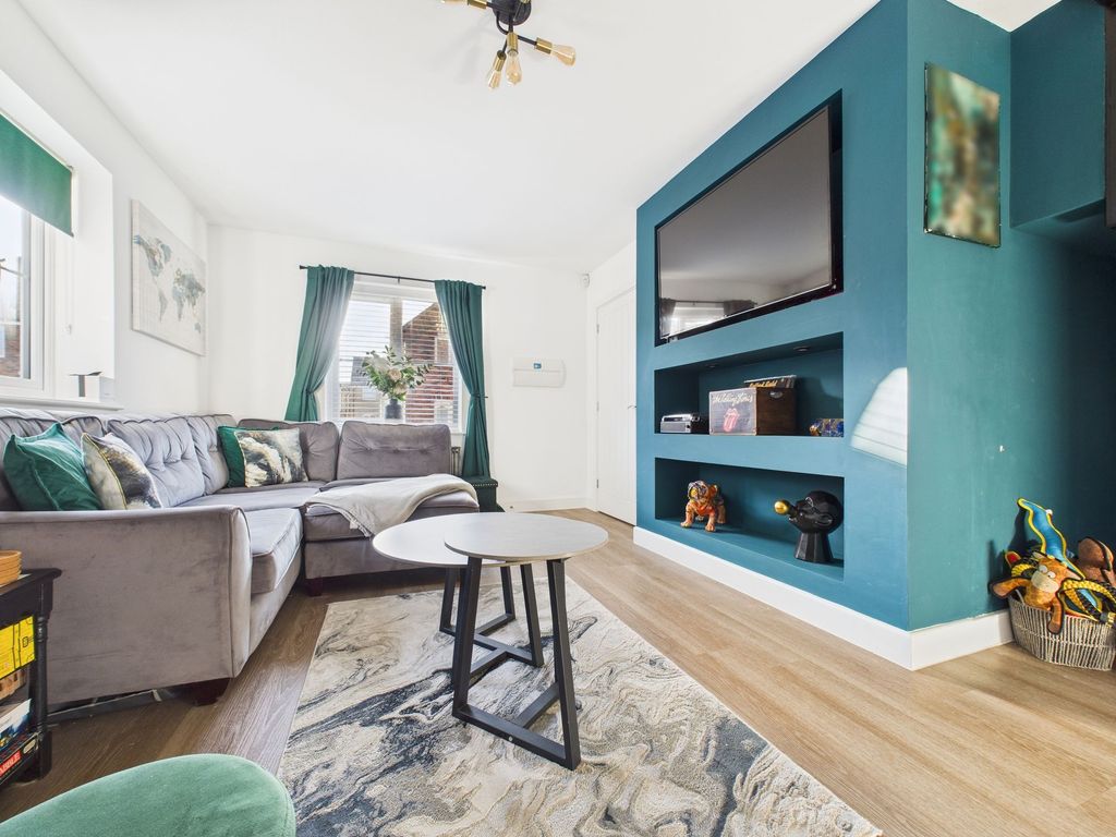 Property photo 2 of 20