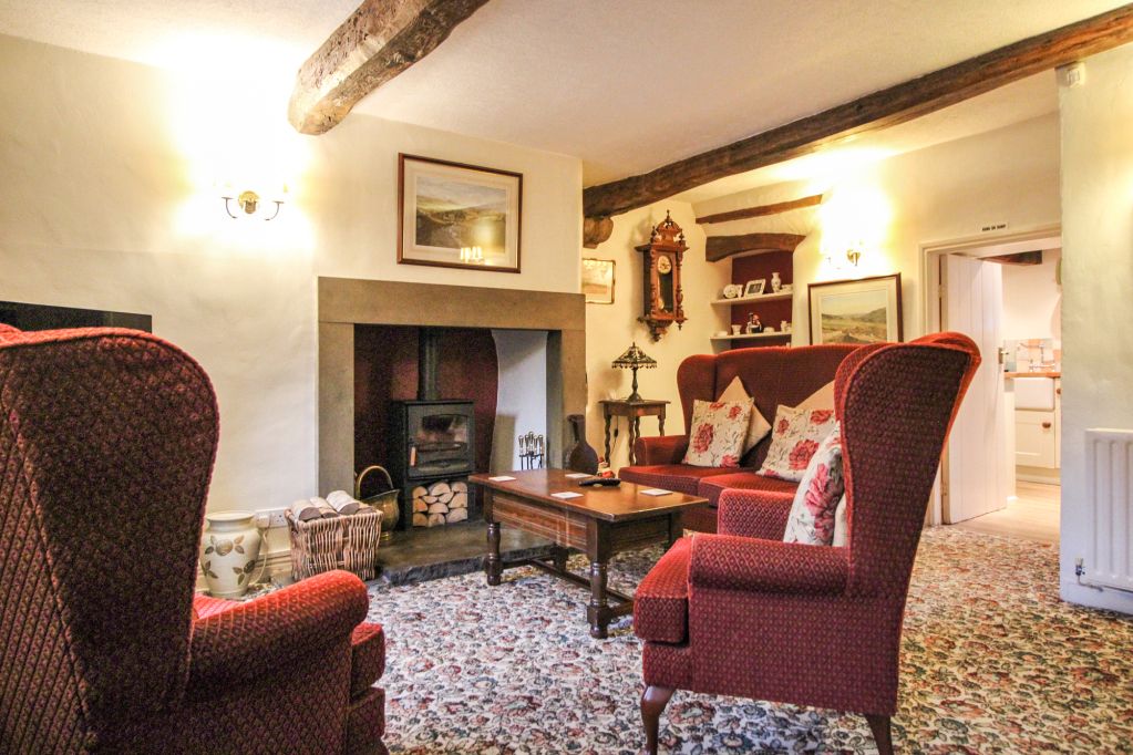 Property photo 3 of 18 Living Room