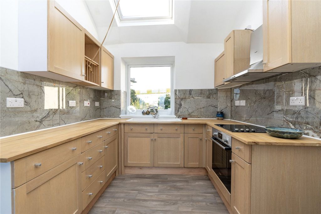 Property photo 2 of 16 Picture No. 07