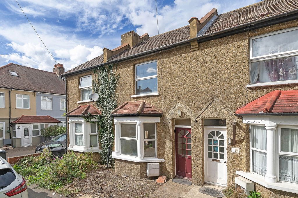 Property photo 2 of 17