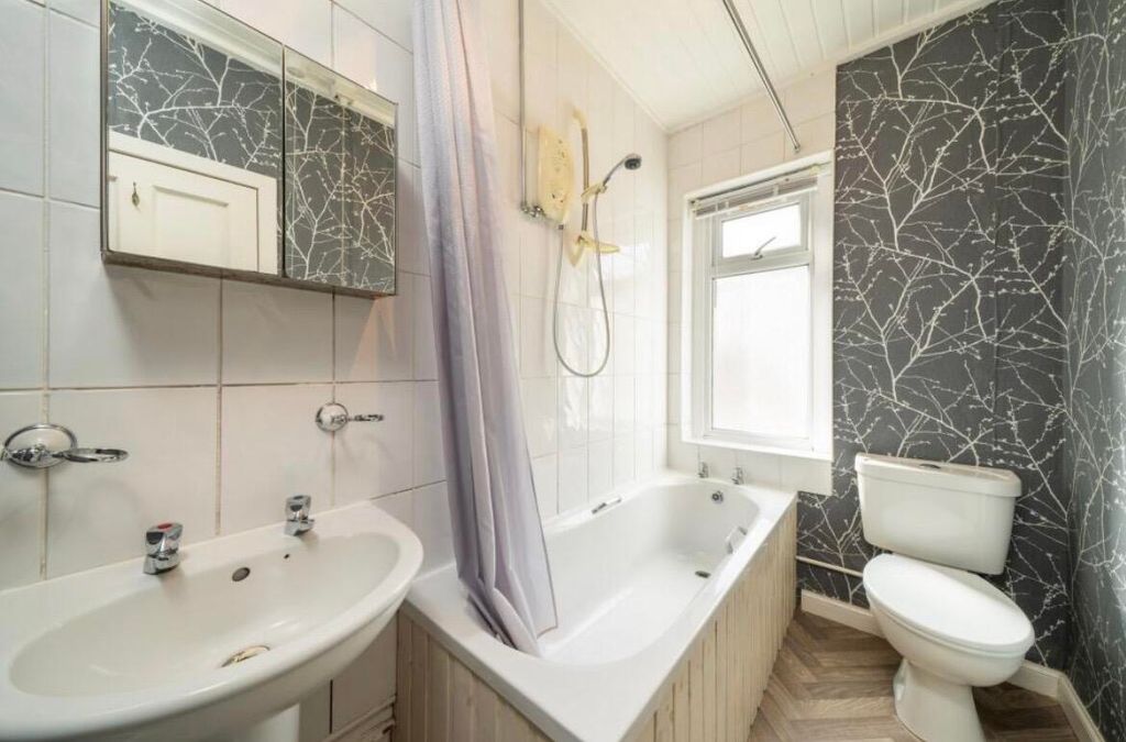 Property photo 3 of 9