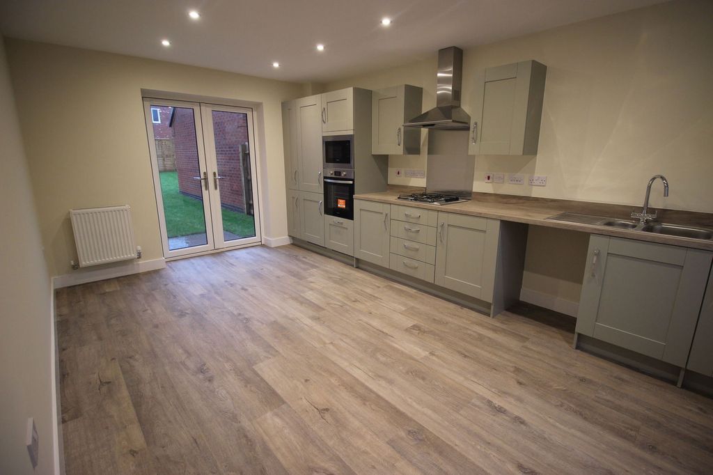 Property photo 3 of 24