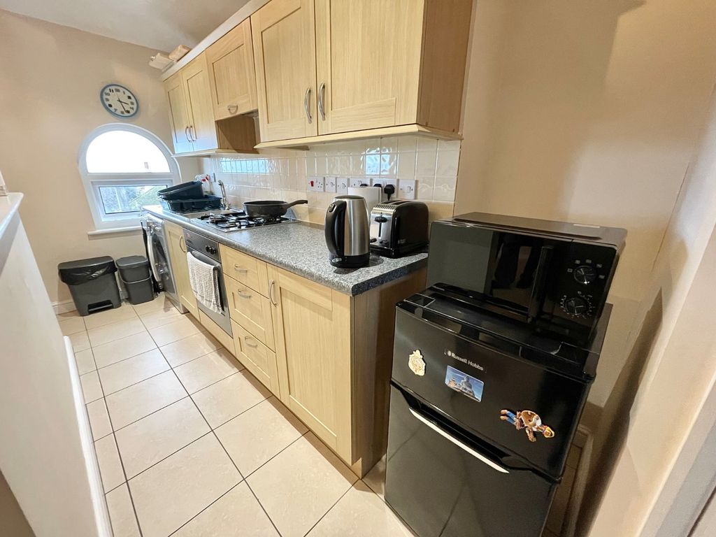 Property photo 3 of 6 Picture 3