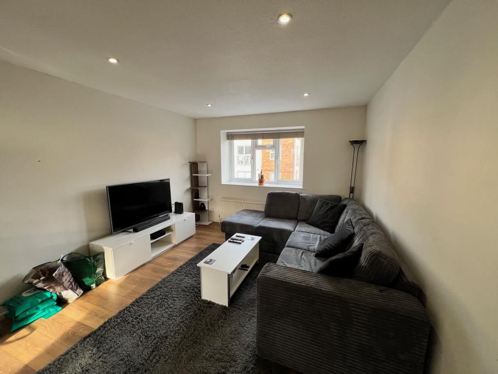 Property photo 3 of 11 Living Room