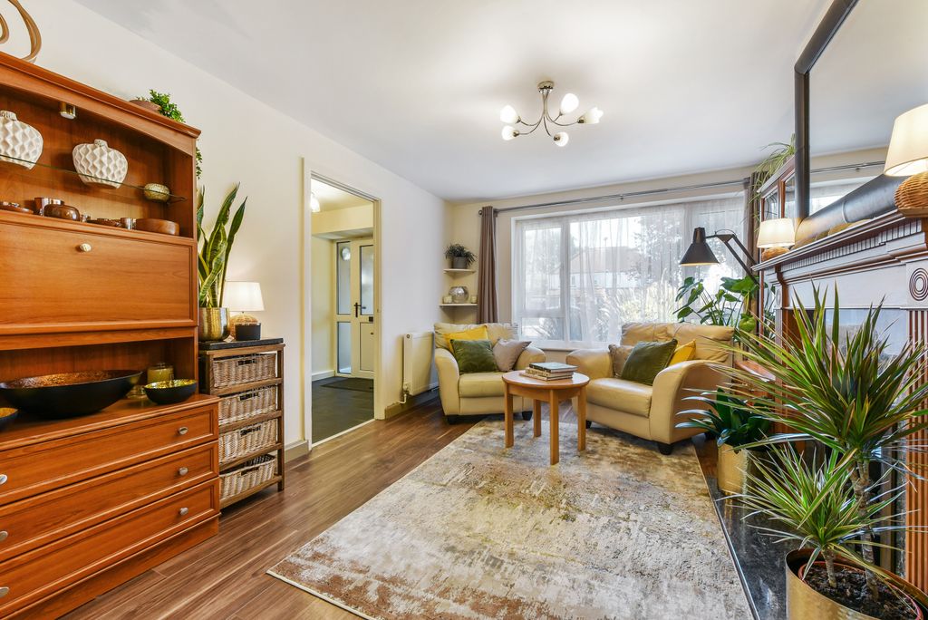 Property photo 3 of 31