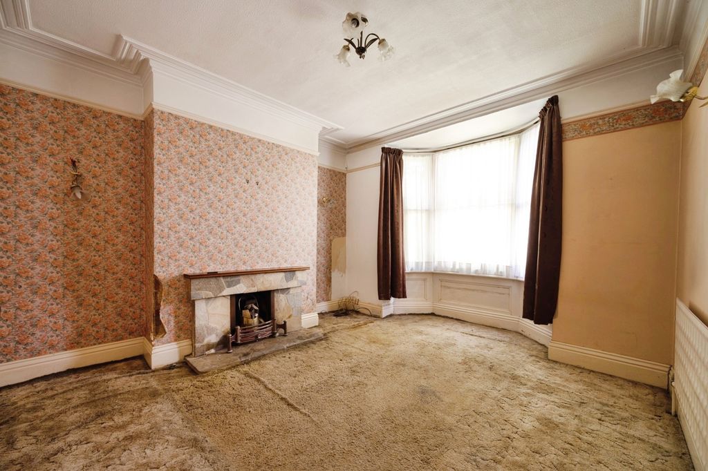 Property photo 3 of 19 Pbox-Img.Jpg