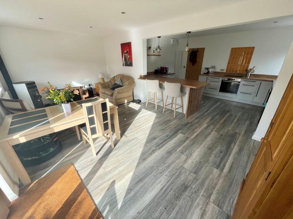 Property photo 2 of 12 View