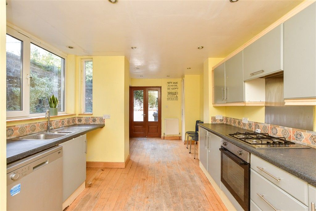 Property photo 3 of 20 Kitchen