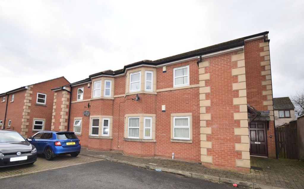 Property photo 1 of 10 2 Bed Furnished Flat