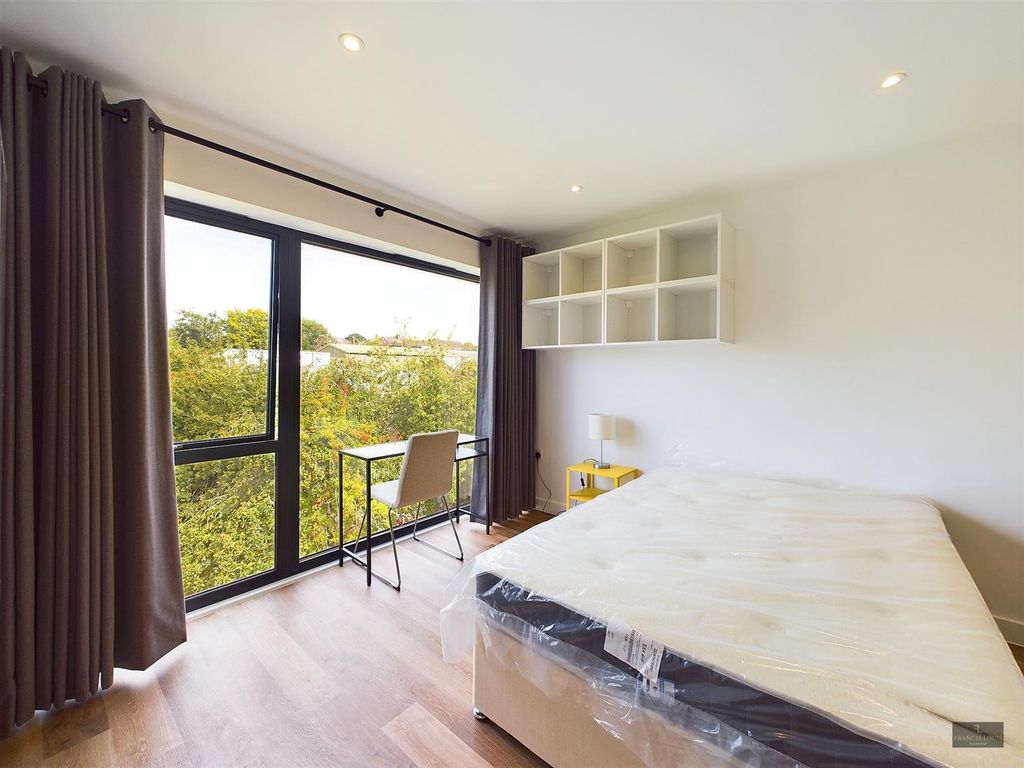 Additional image 9 of 2 bed flat to rentNew North Road, Exeter EX4