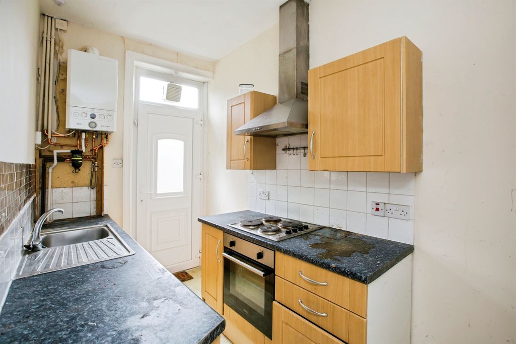 Property photo 2 of 13