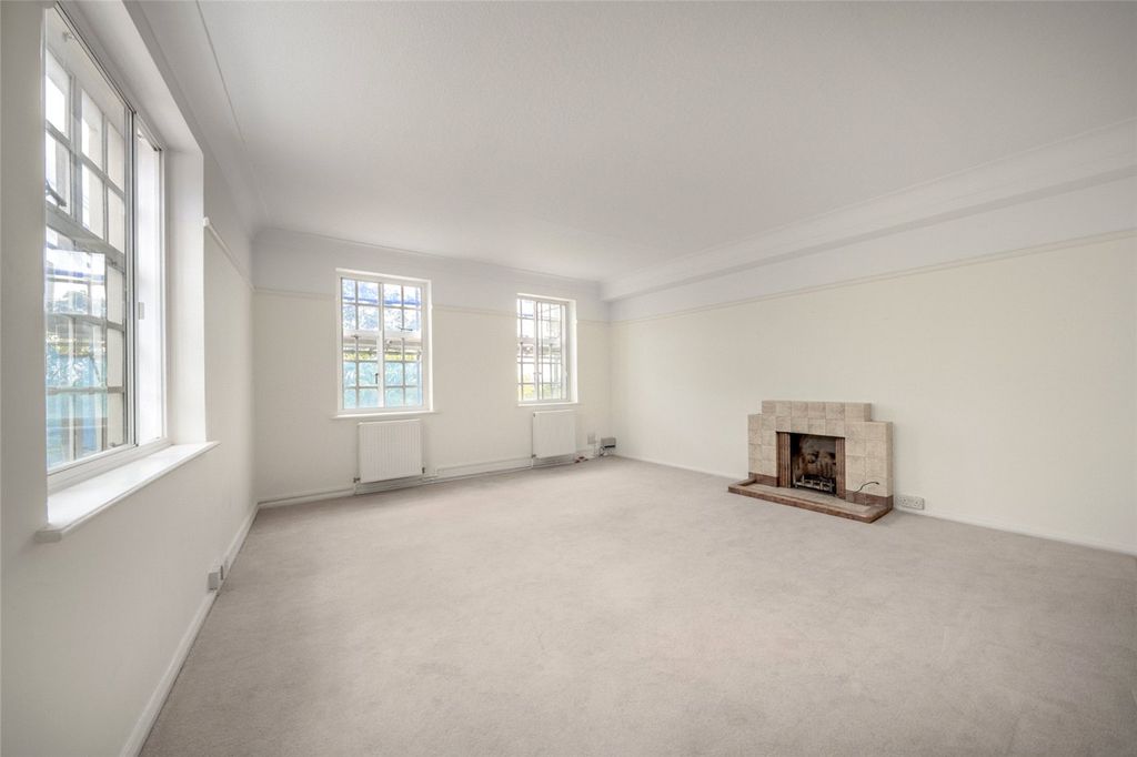 Property photo 2 of 21 Picture No. 16