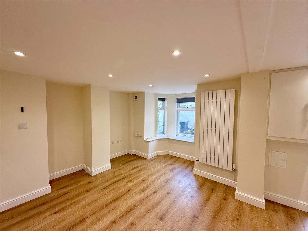 Property photo 2 of 6 Img_8607.Jpg