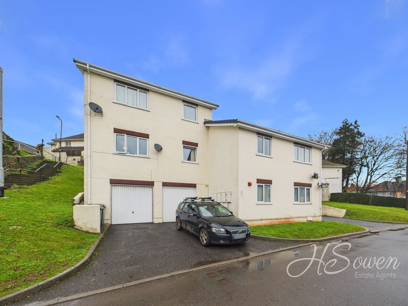 Property photo 1 of 8 Photo 9