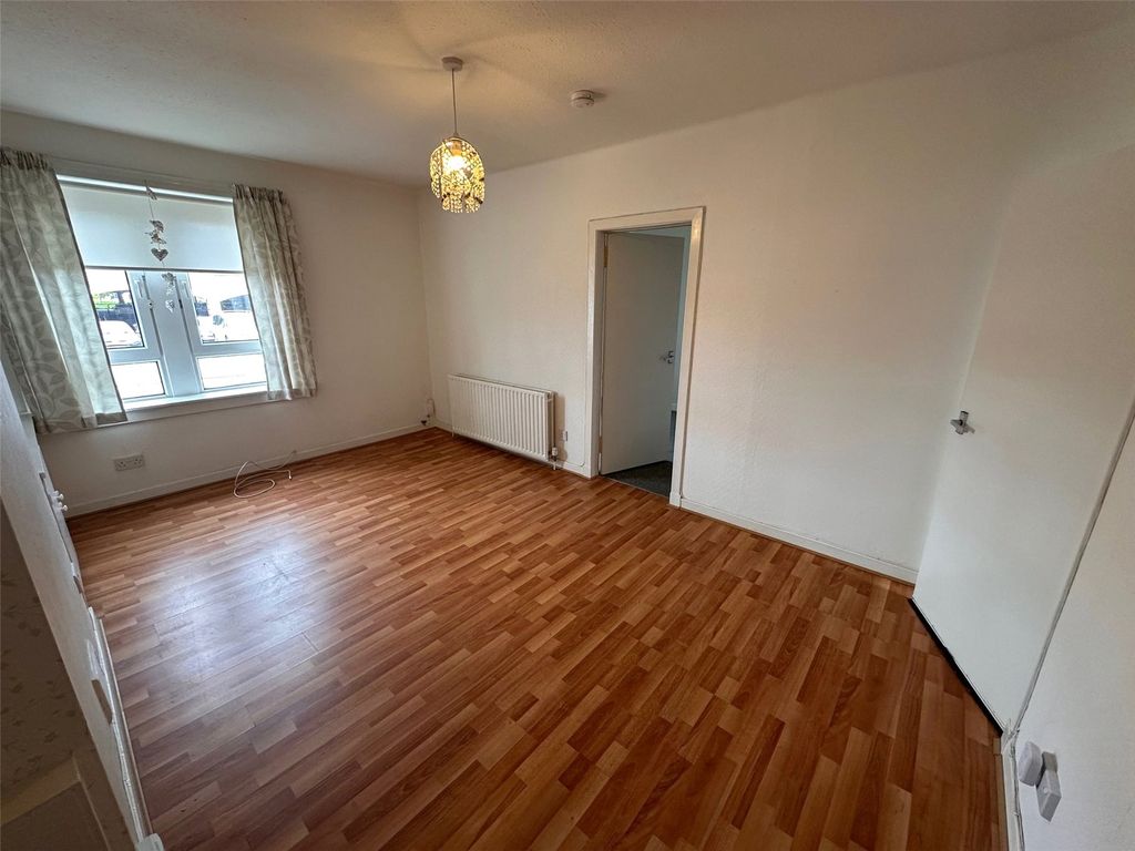 Property photo 3 of 8 Picture No. 04
