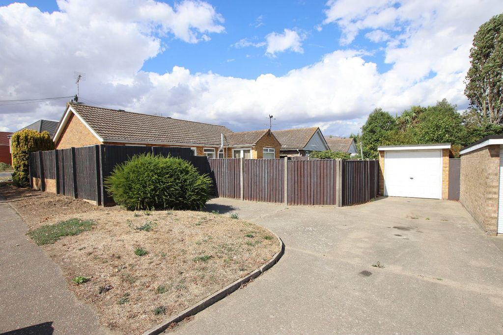 Property photo 2 of 22 Thorpe Road 222 - Rear View