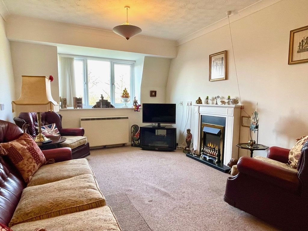 Property photo 2 of 11