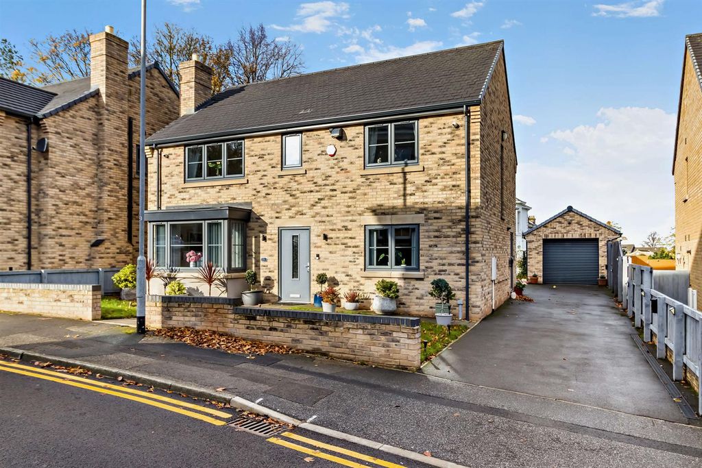 Property photo 1 of 23 8670774-Exterior02-800.Jpg