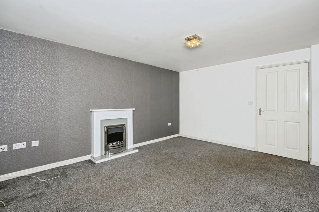 Property photo 3 of 10 Pbox-Img.Jpg