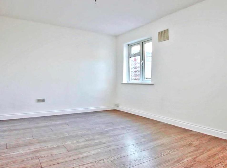 Property photo 3 of 6 Bedroom 1.Png