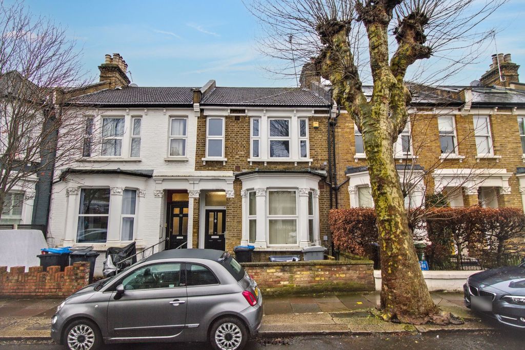Property photo 1 of 11 Flat B 112 Victoria Road, London Nw6 6Qb