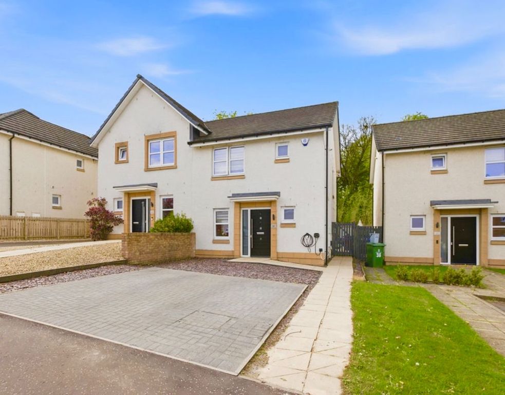 Property photo 1 of 32