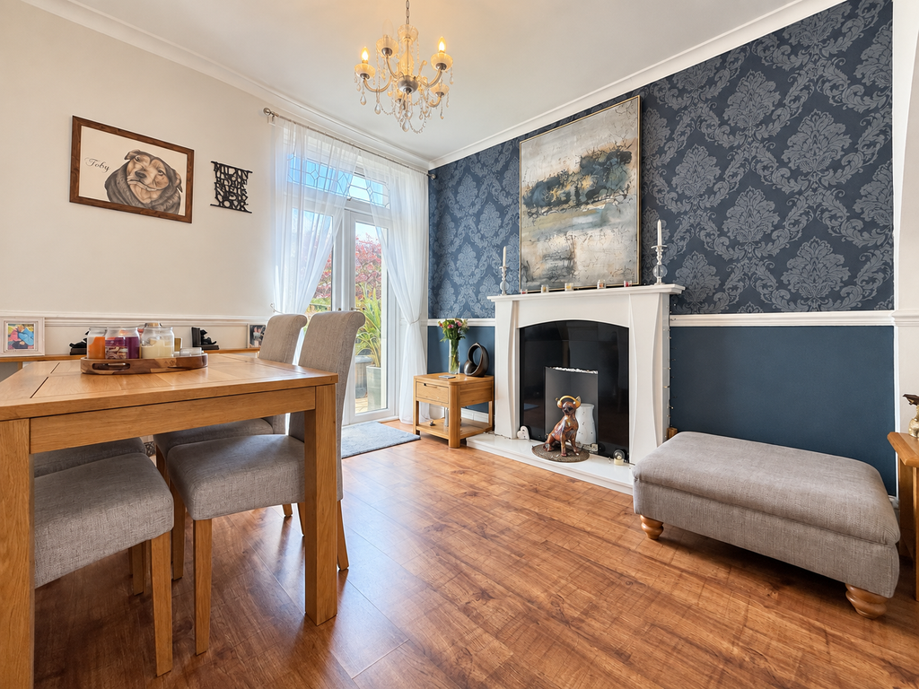 Property photo 3 of 28 2DC9466B-6F35-4899-B2B4-36D9F253C8C0