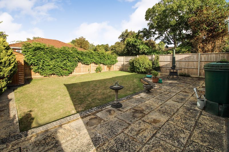 Property photo 2 of 17 Garden