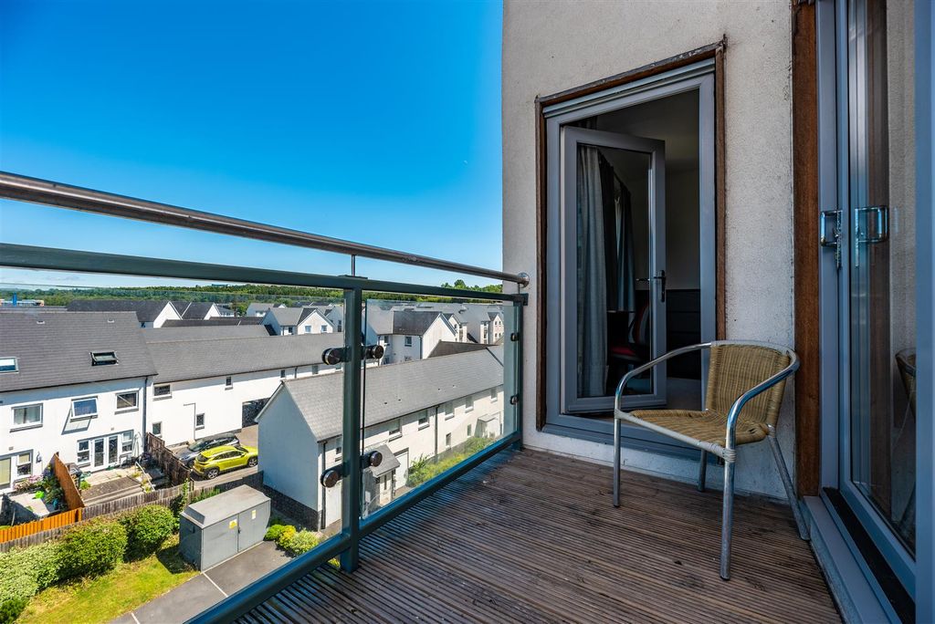 Property photo 3 of 23 Balcony
