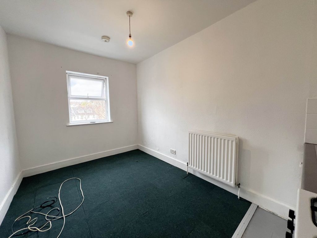 Property photo 3 of 4