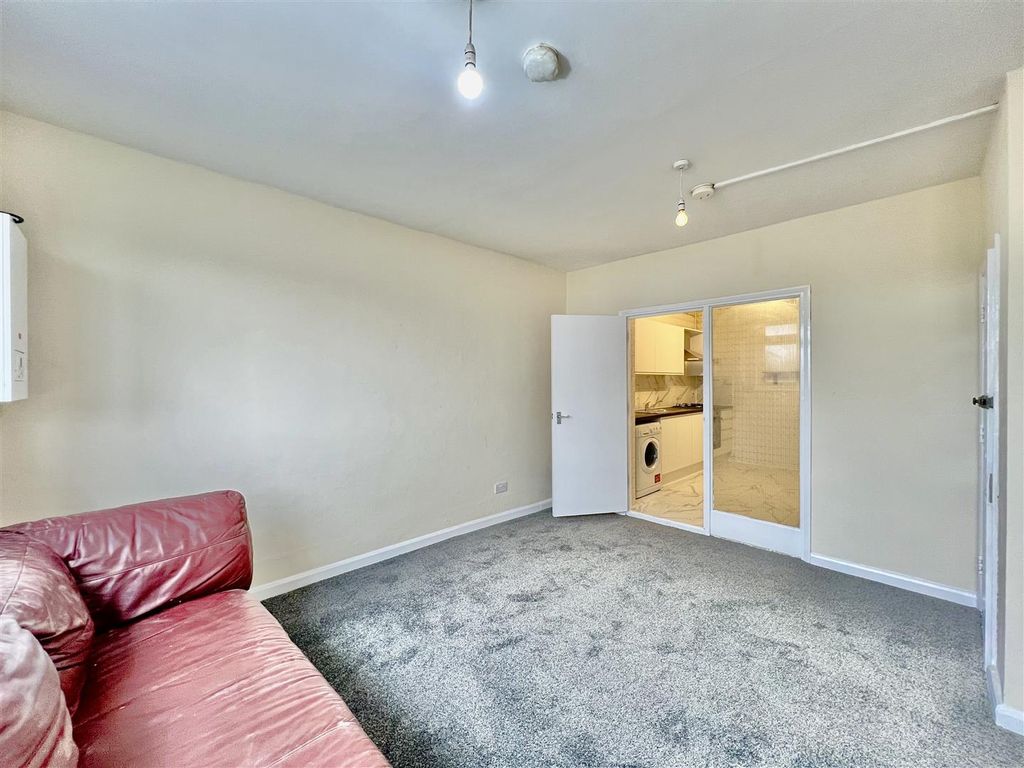 Property photo 2 of 9 Reception Room