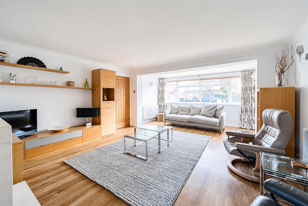 Property photo 3 of 16 Living Room