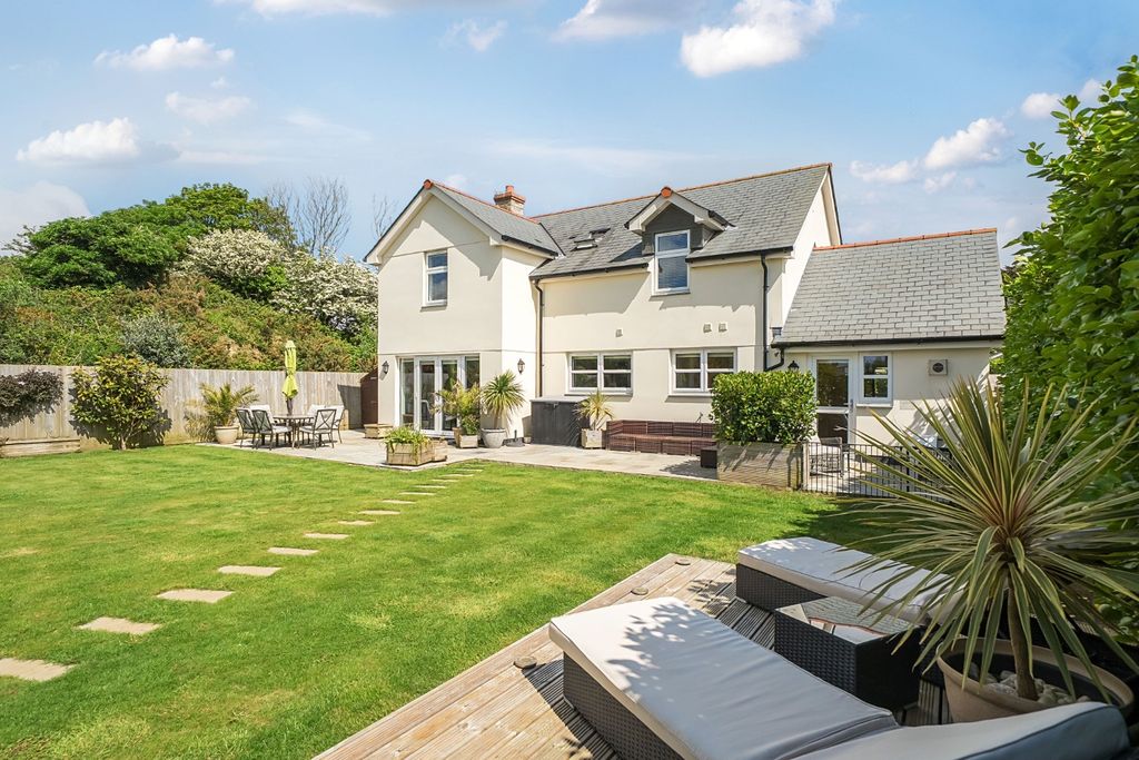 Property photo 2 of 33 5313234