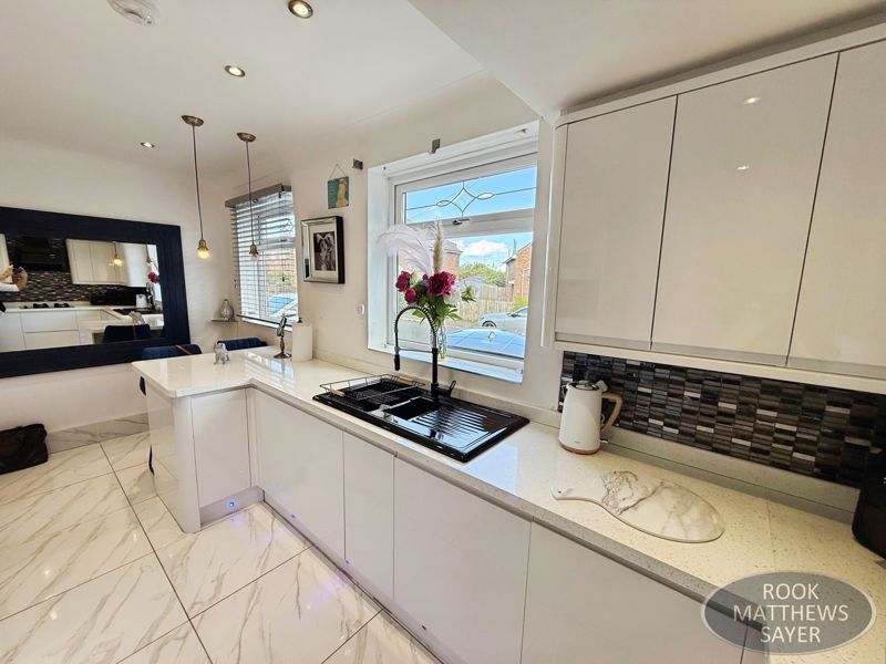 Property photo 2 of 9 Photo 5