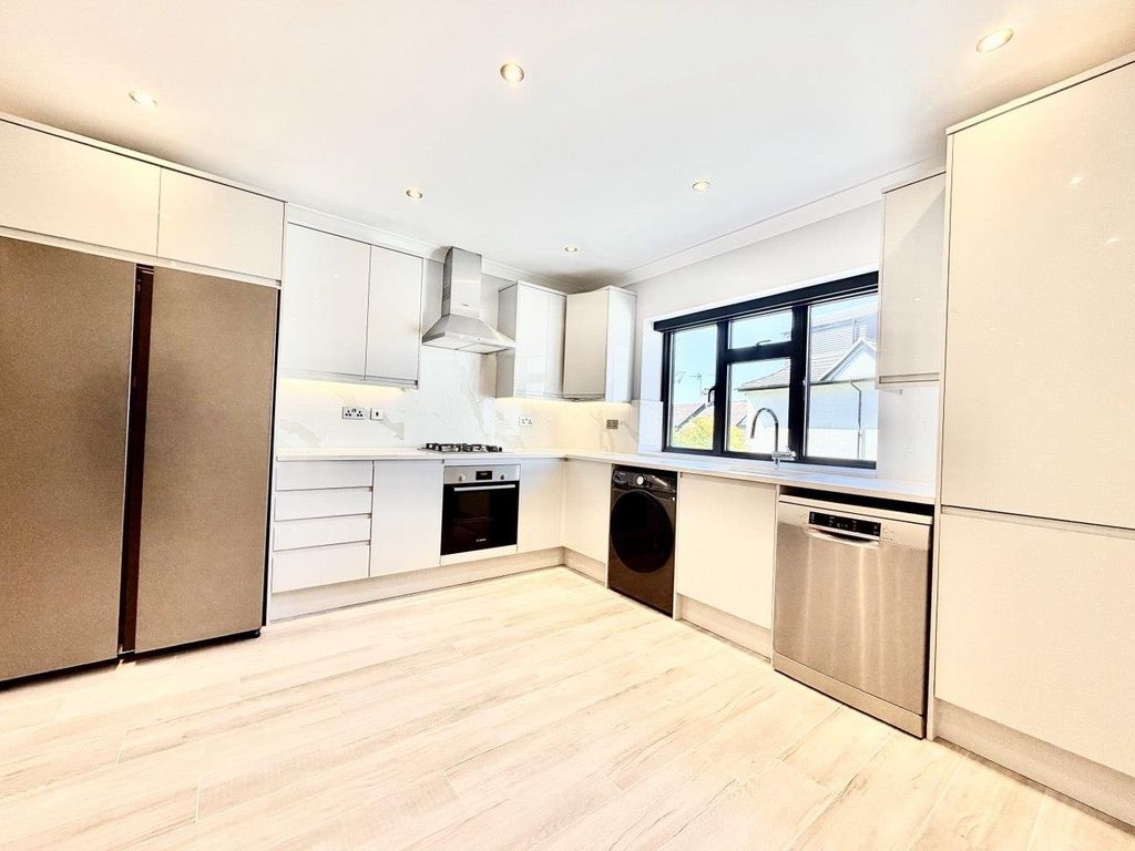 Property photo 2 of 16 Photo_2026-04-24_10-37-28.Jpg