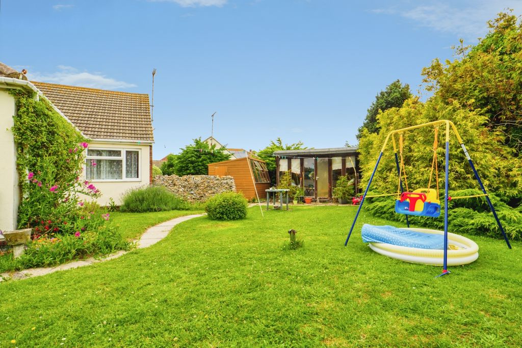 Property photo 2 of 20