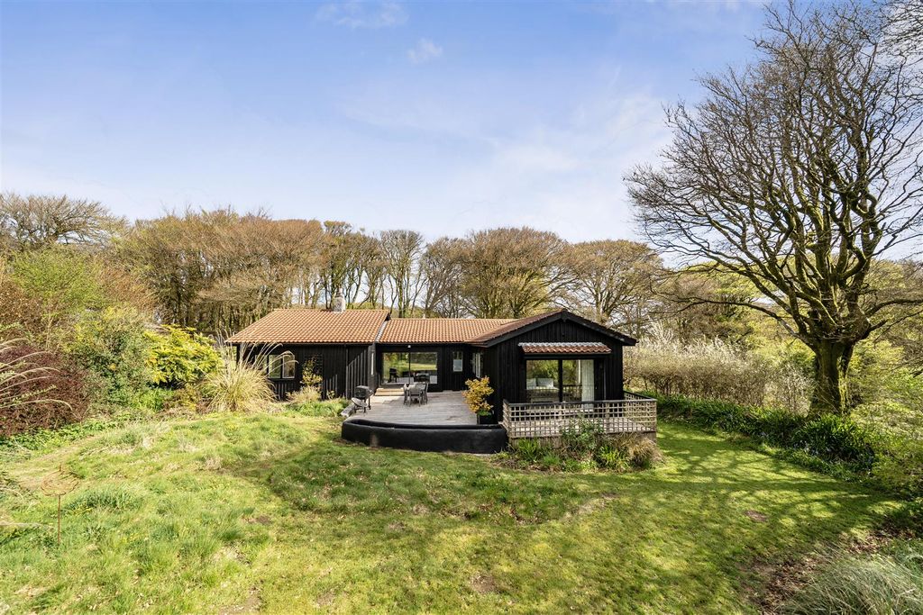 Property photo 2 of 53