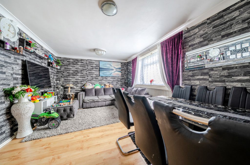 Property photo 2 of 10 1374958-6-69121ce...