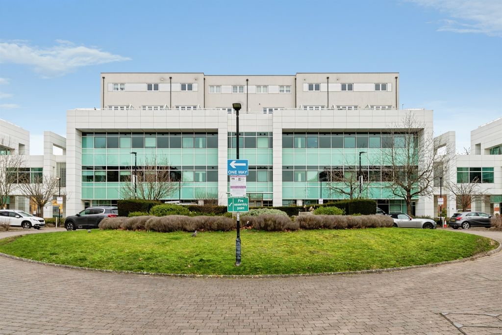 Property photo 1 of 12