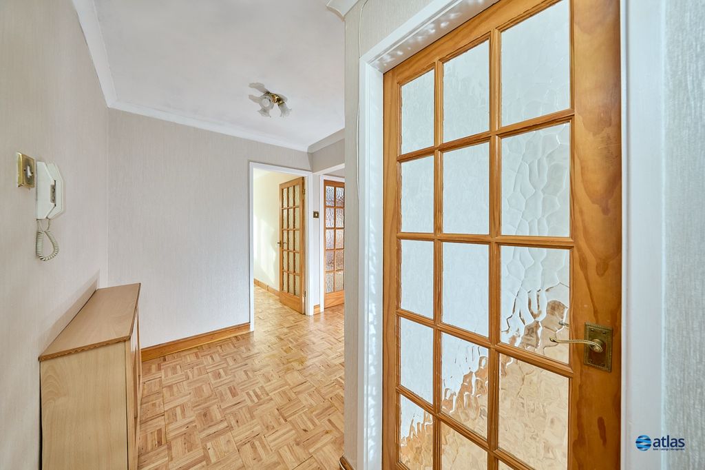 Property photo 2 of 13 Hallway