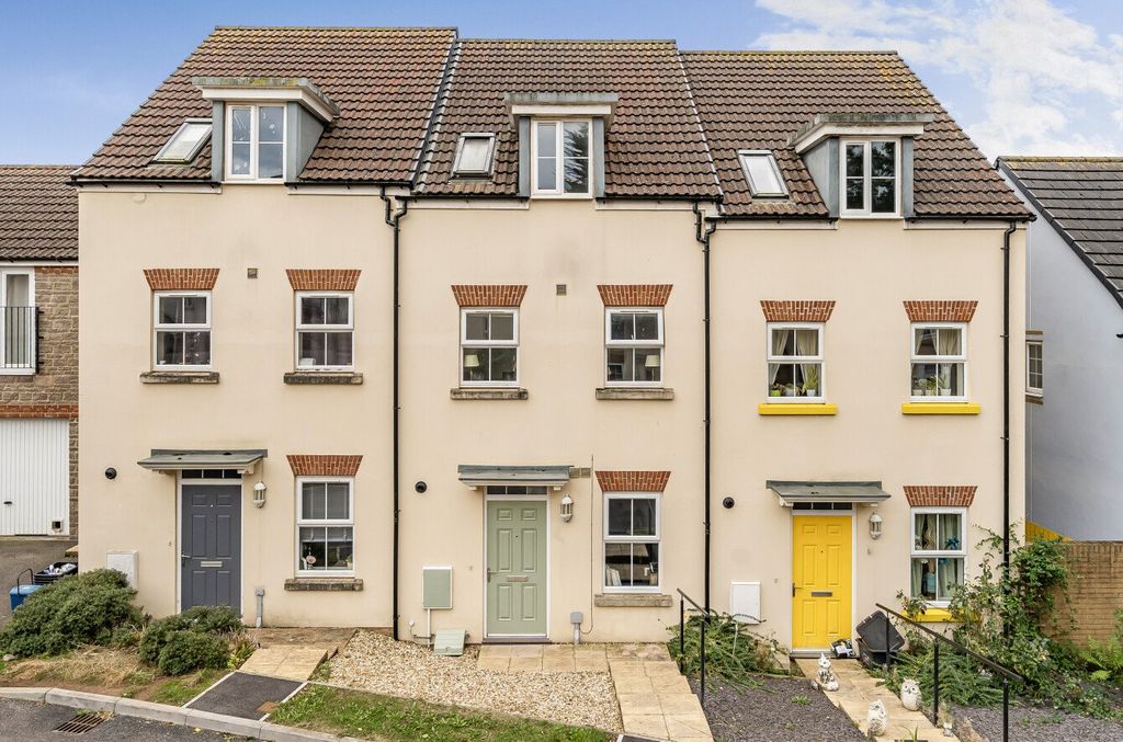 Property photo 1 of 19 6 Redland Way