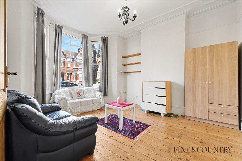 Property photo 3 of 18 Picture No. 11