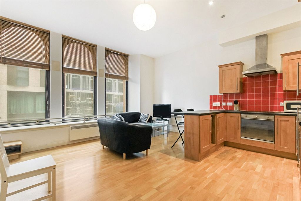 Property photo 2 of 13 Picture No. 21
