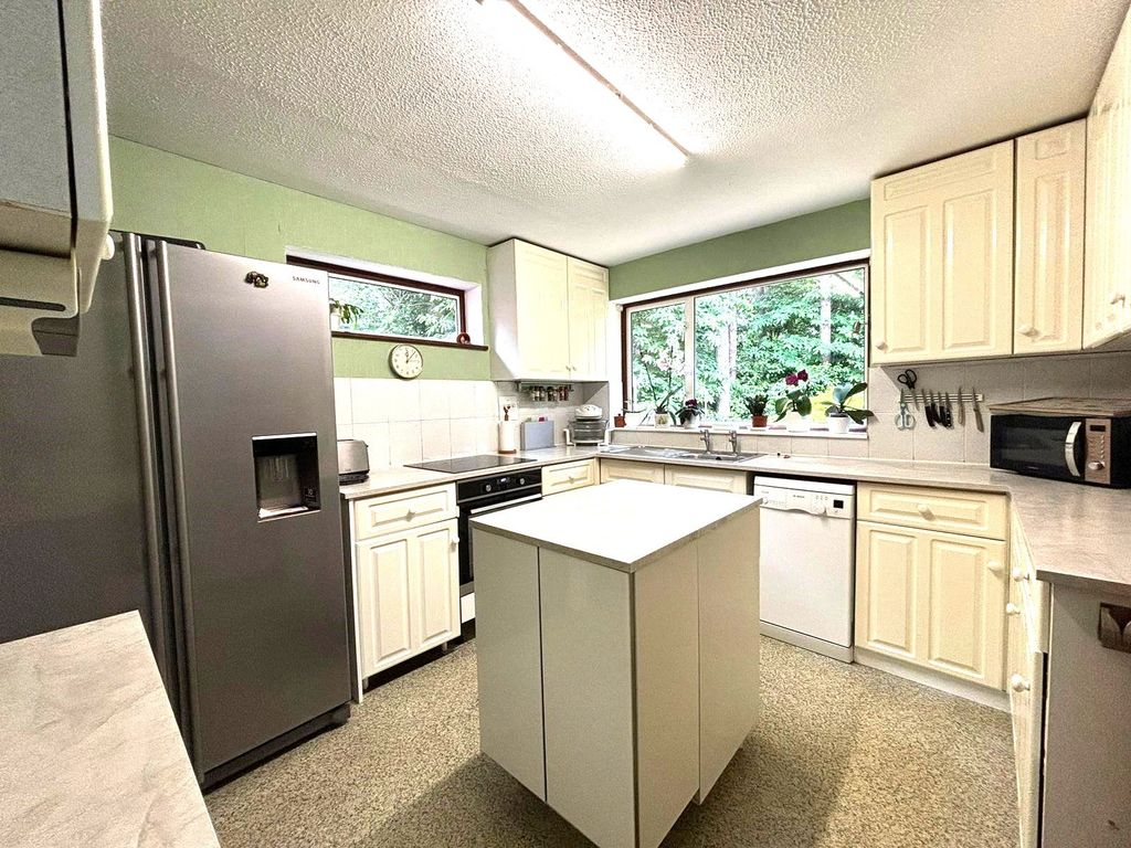 Property photo 3 of 21 Picture No. 15