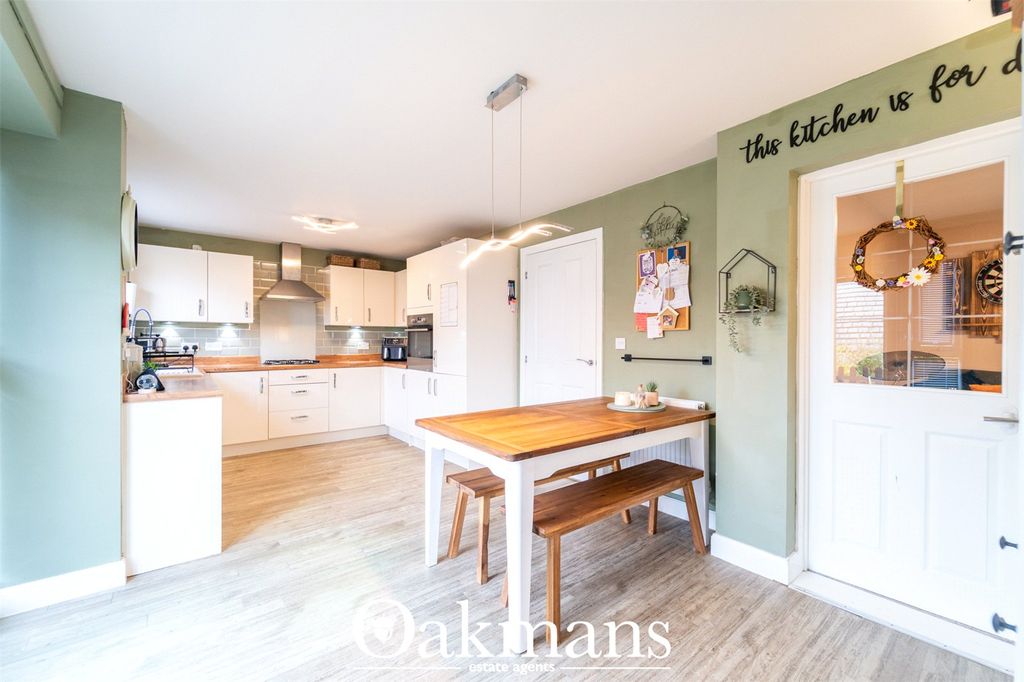 Property photo 2 of 24 Picture No. 15