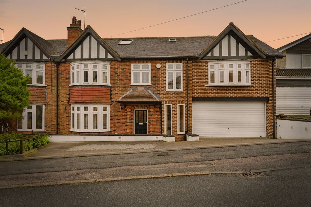 Property photo 1 of 23