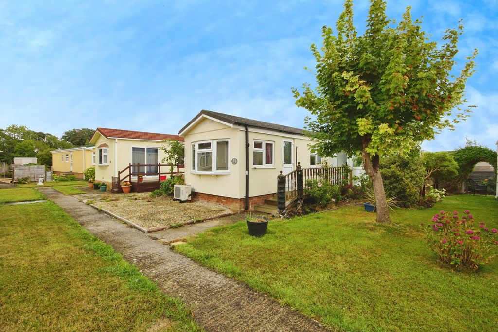 Property photo 2 of 17 Photo
