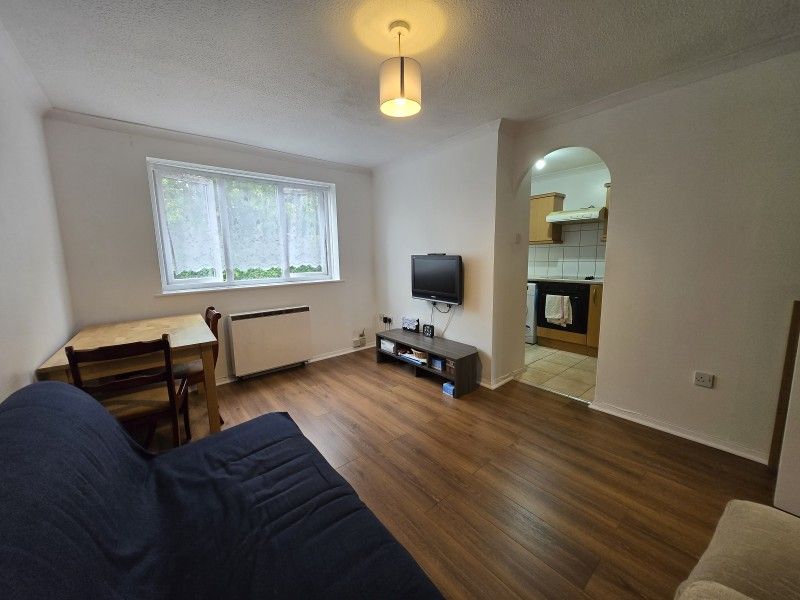 Property photo 2 of 8